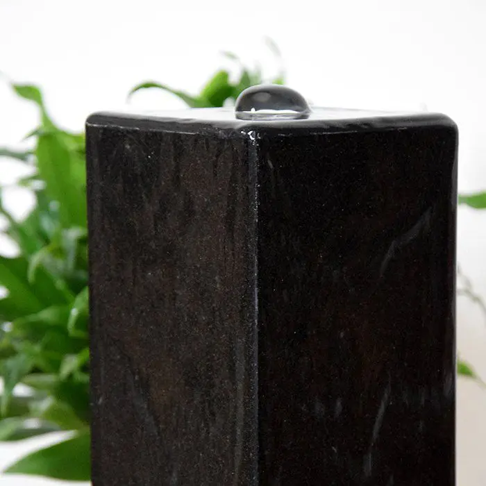 Fuente de mesa en granito Noir