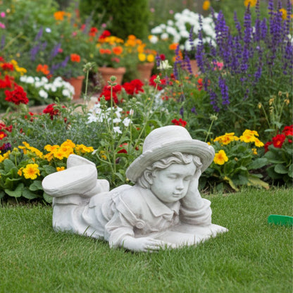 Sculpture de jardin en marbre Garçon lisant