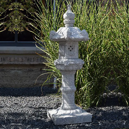 Lanterne de granit Kasuga
