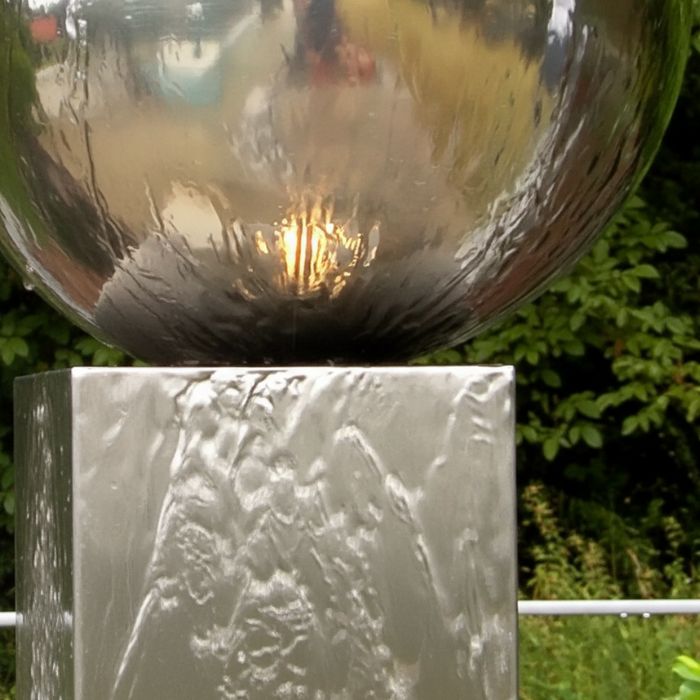 Edelstahl Säulenbrunnen Eck Solo mit Kugel