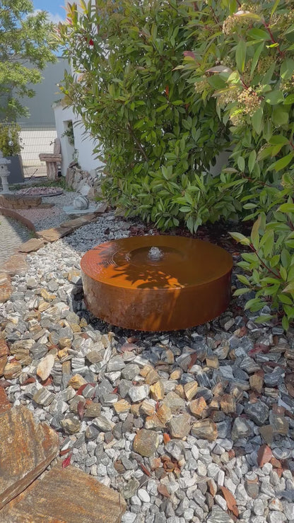 Cortenstahl Gartenbrunnen in Scheibenform, Video