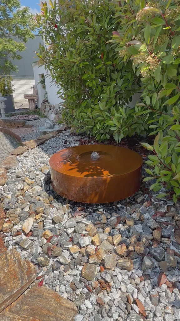 Cortenstahl Gartenbrunnen in Scheibenform, Video