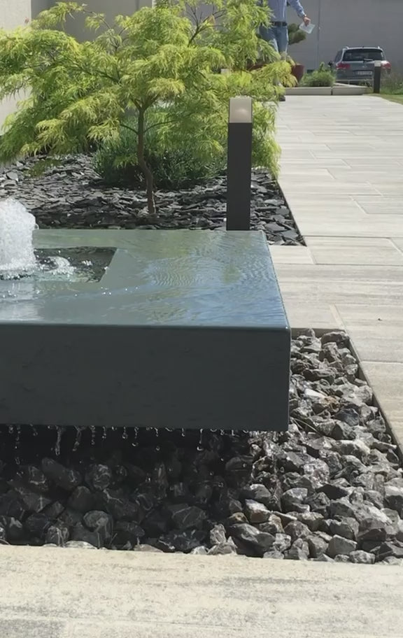 Moderner Quader Gartenbrunnen aus Edelstahl mit Pulverbeschichtung, Video